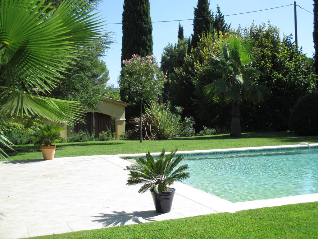 Le Clos Des Canebiers Bed and Breakfast Grasse Eksteriør billede
